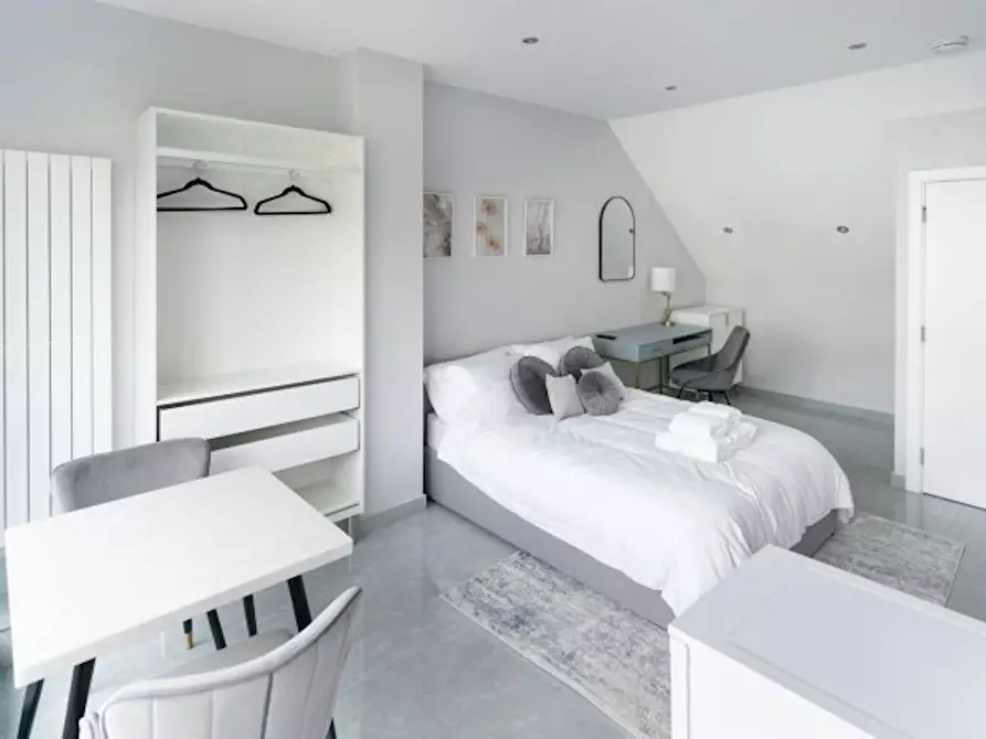 Immagine 8 di Casa indipendente in affitto  in Saint Davids Square a Poplar