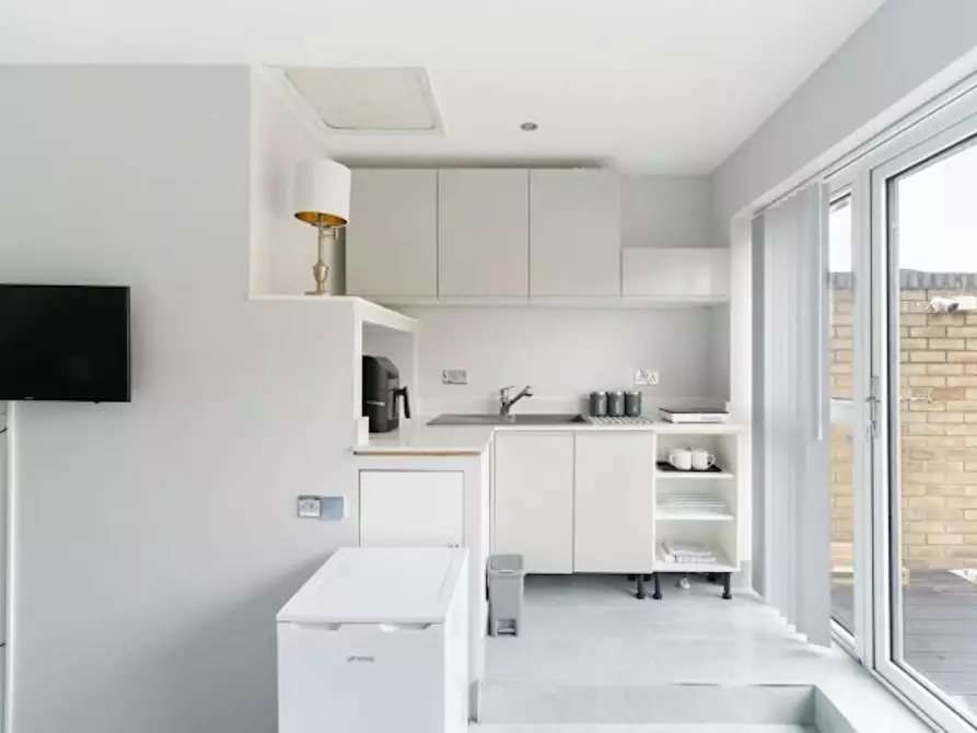 Immagine 9 di Casa indipendente in affitto  in Saint Davids Square a Poplar