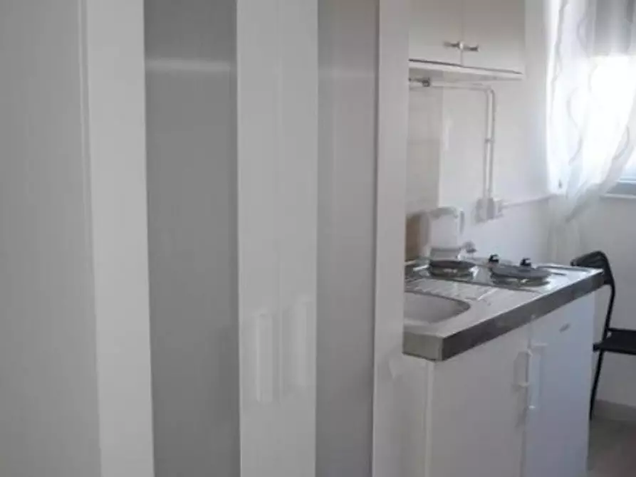 Immagine 6 di Appartamento in affitto  in Viale Principe Amedeo a Rimini