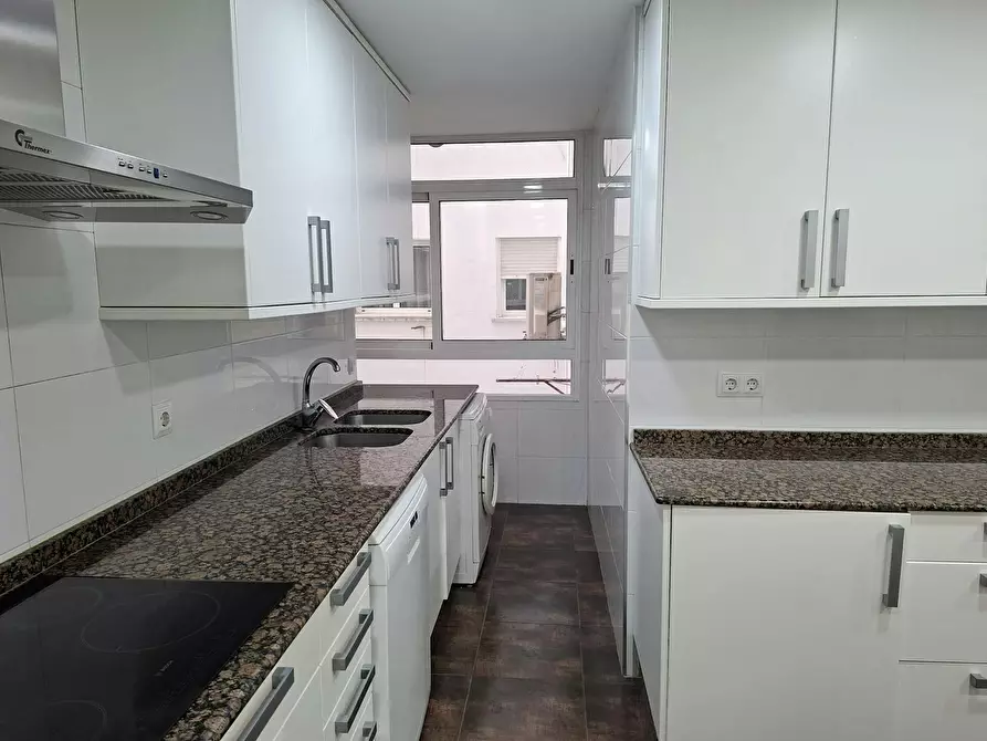 Immagine 6 di Appartamento in affitto  in Carrer de Misser Mascó a Valencia