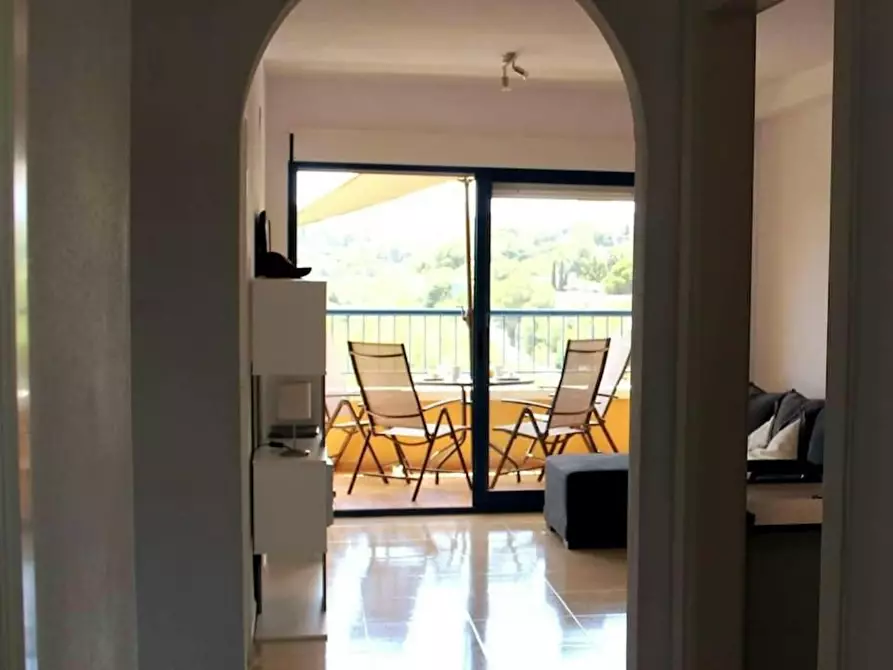 Immagine 9 di Casa indipendente in affitto  in Calle Samaniego a Punta Prima