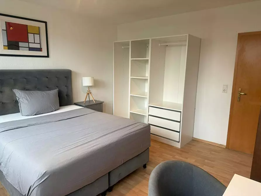 Immagine 1 di Appartamento in affitto  in Aachener Straße a Düsseldorf