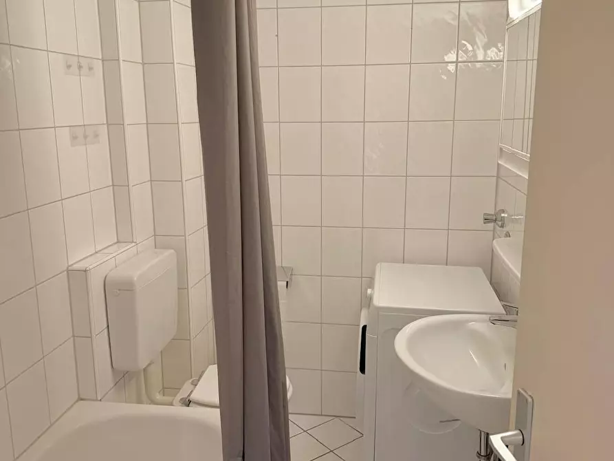 Immagine 6 di Camera in affitto  in Kurze Straße a Düsseldorf