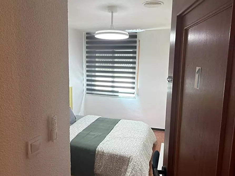 Immagine 3 di Camera in affitto  in Carrer Doctor Just a Alicante/Alacant