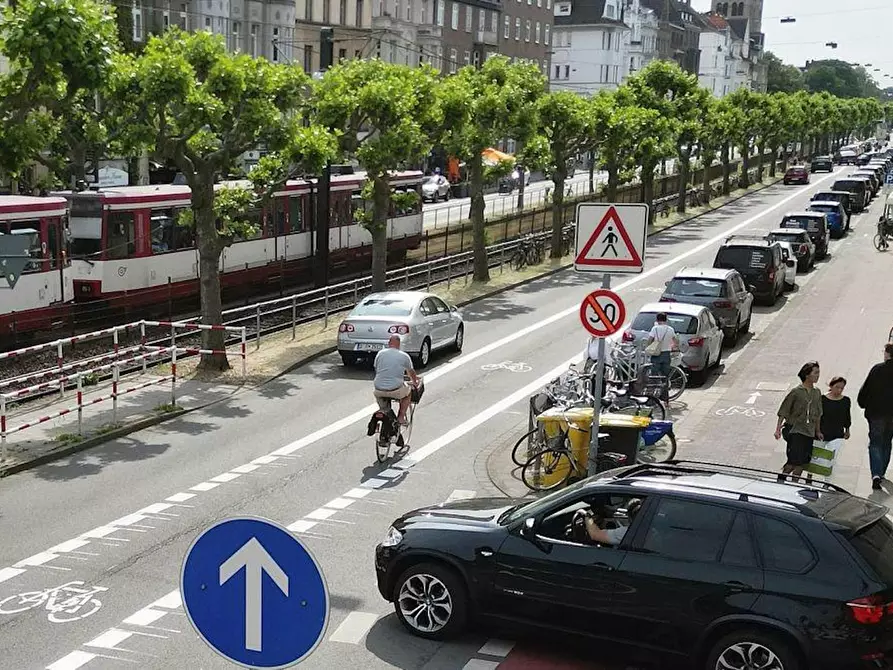 Immagine 2 di Camera in affitto  in Luegallee a Düsseldorf