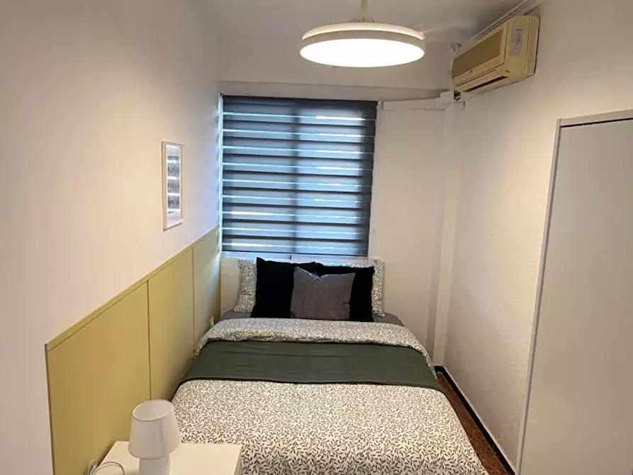 Immagine 1 di Camera in affitto  in Carrer Doctor Just a Alicante/Alacant