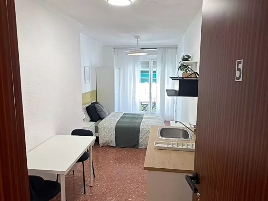 Immagine 2 di Camera in affitto  in Carrer Doctor Just a Alicante/Alacant