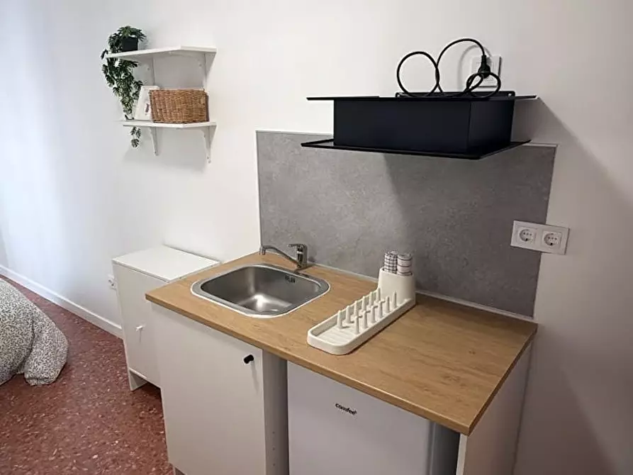 Immagine 3 di Camera in affitto  in Carrer Doctor Just a Alicante/Alacant