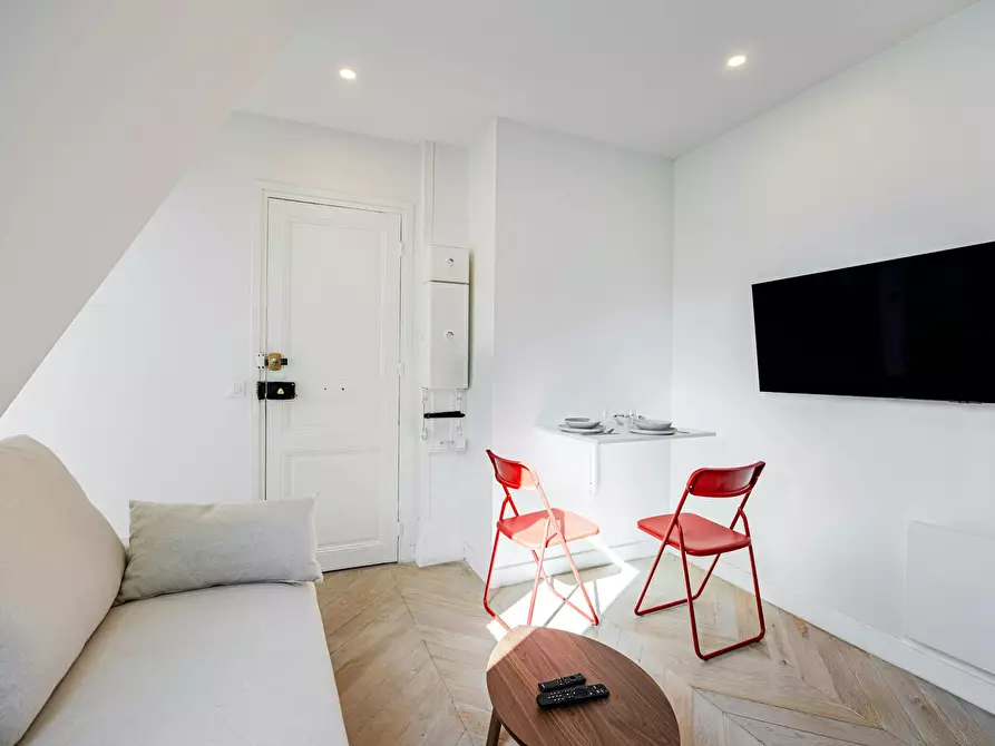 Immagine 2 di Appartamento in affitto  in Rue Sedillot a Paris 07