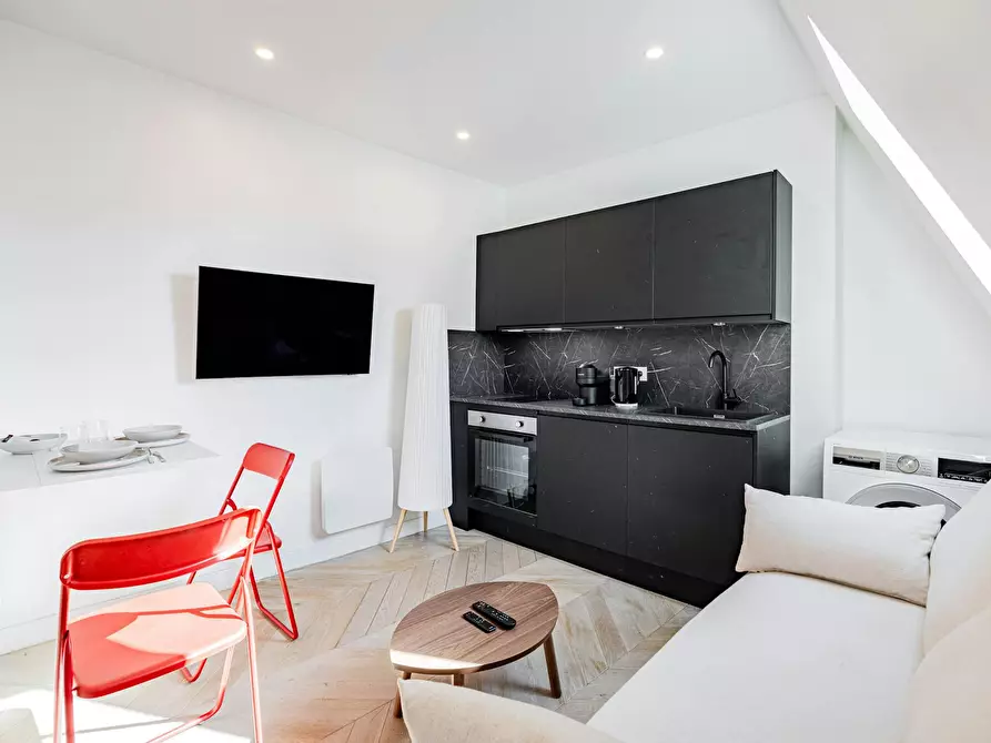 Immagine 1 di Appartamento in affitto  in Rue Sedillot a Paris 07