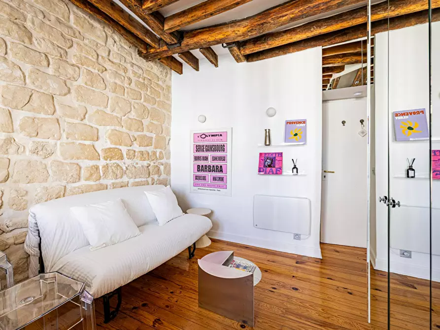 Immagine 3 di Appartamento in affitto  in Rue des Trois Frères a Paris 18