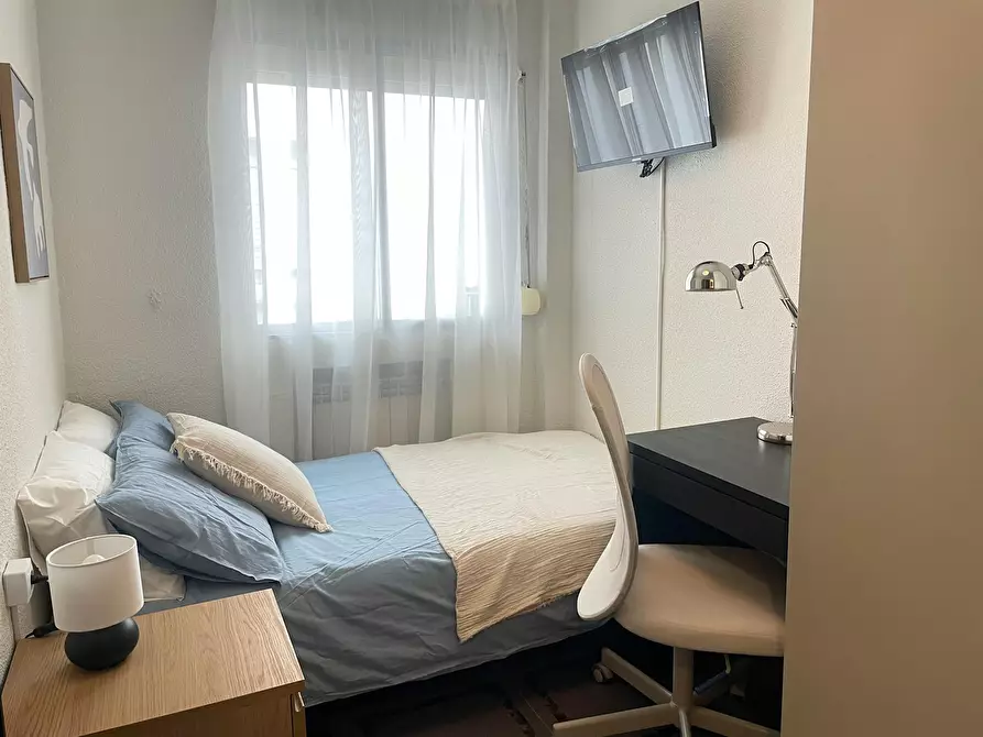 Immagine 2 di Camera in affitto  in Calle Valdemoro a Getafe