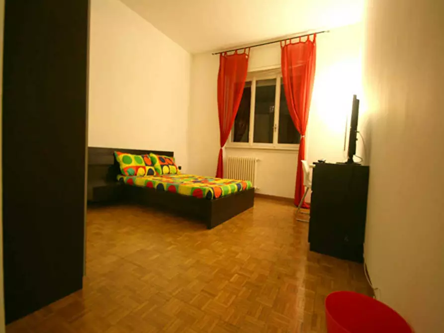Immagine 3 di Camera in affitto  in Via Francesco dall'Ongaro a Milano