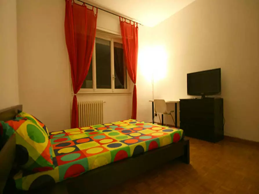 Immagine 2 di Camera in affitto  in Via Francesco dall'Ongaro a Milano