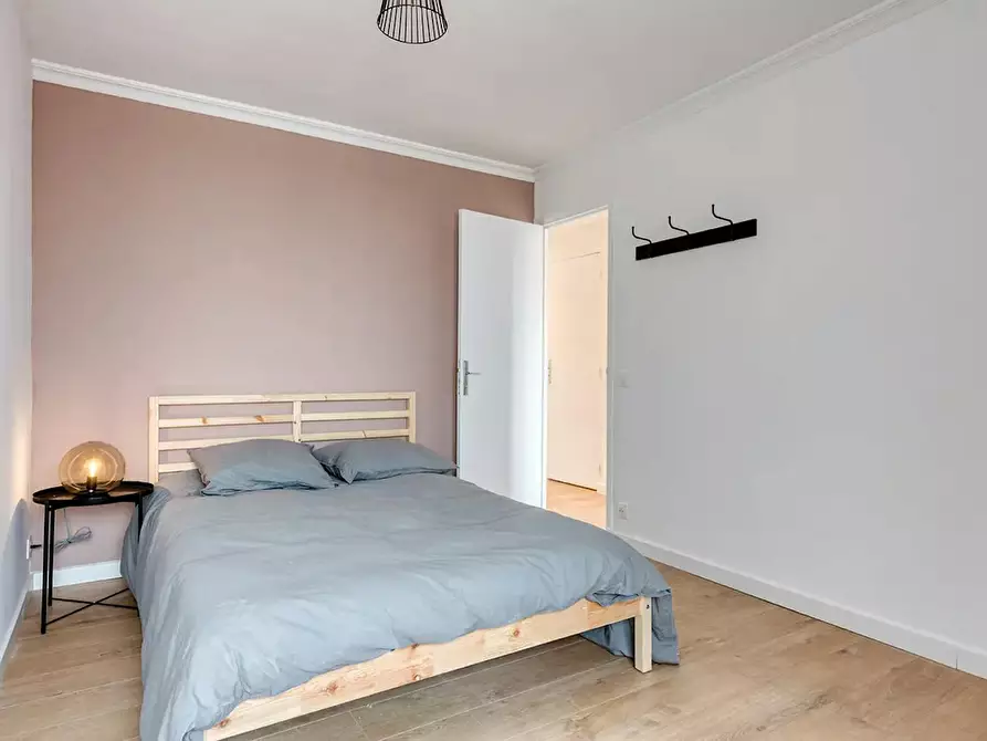 Immagine 1 di Camera in affitto  in Rue de Douai a Lille