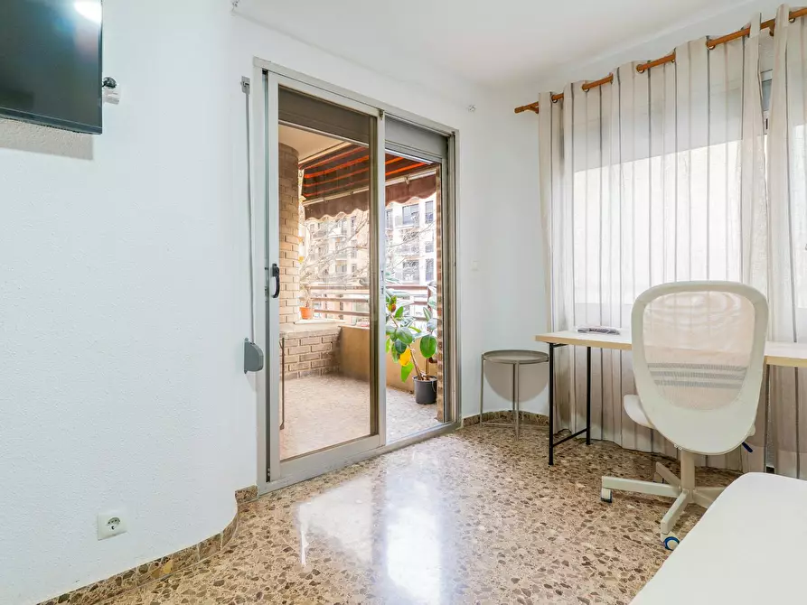 Immagine 4 di Appartamento in affitto  in Carrer de la Pianista Empar Iturbi a Valencia