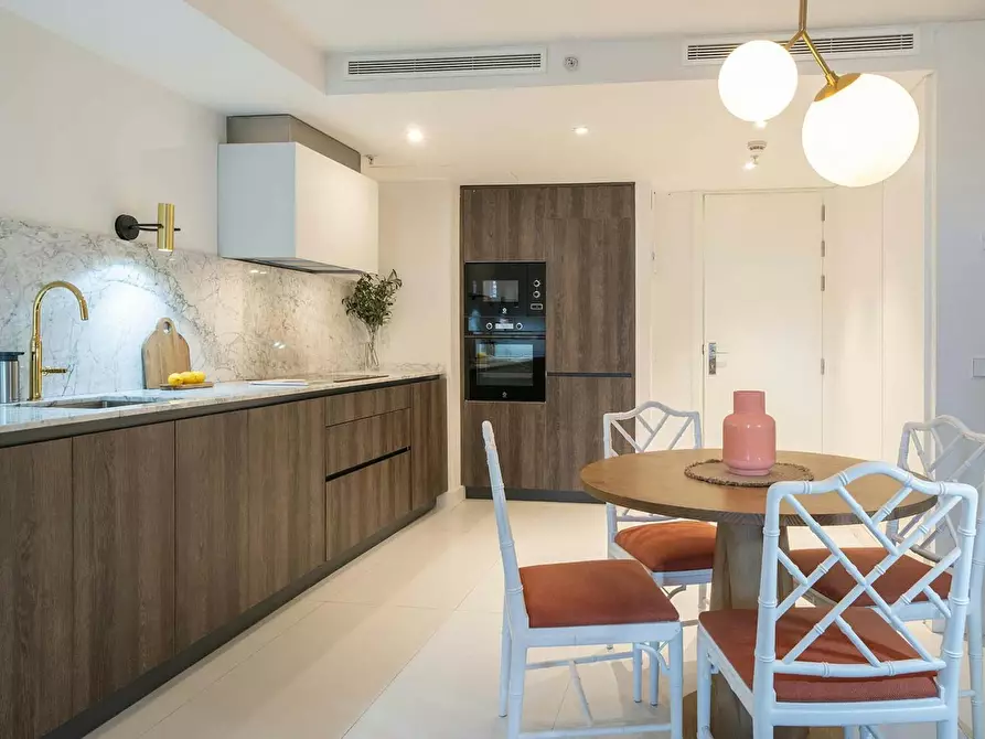 Immagine 3 di Appartamento in affitto  in Calle de Orense a Madrid