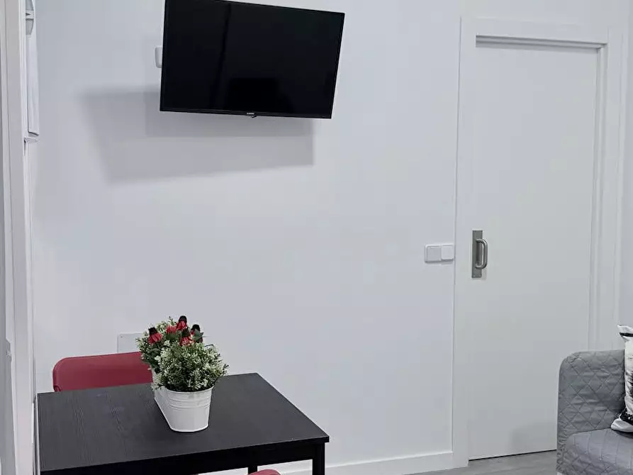 Immagine 1 di Appartamento in affitto  in Calle del Marqués de Monteagudo a Madrid
