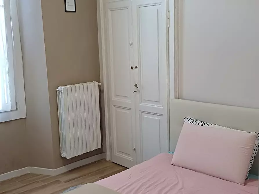 Immagine 1 di Camera in affitto  in Via E. Bava a Vercelli