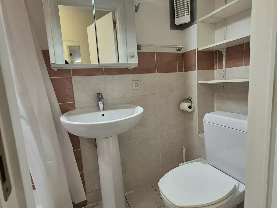 Immagine 8 di Camera in affitto  in Rue Darchis a Rocourt