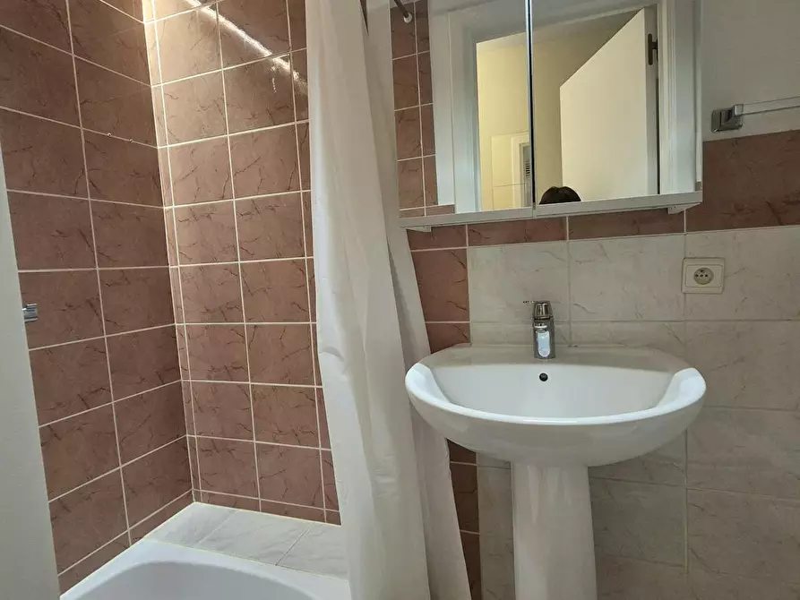 Immagine 10 di Camera in affitto  in Rue Darchis a Rocourt