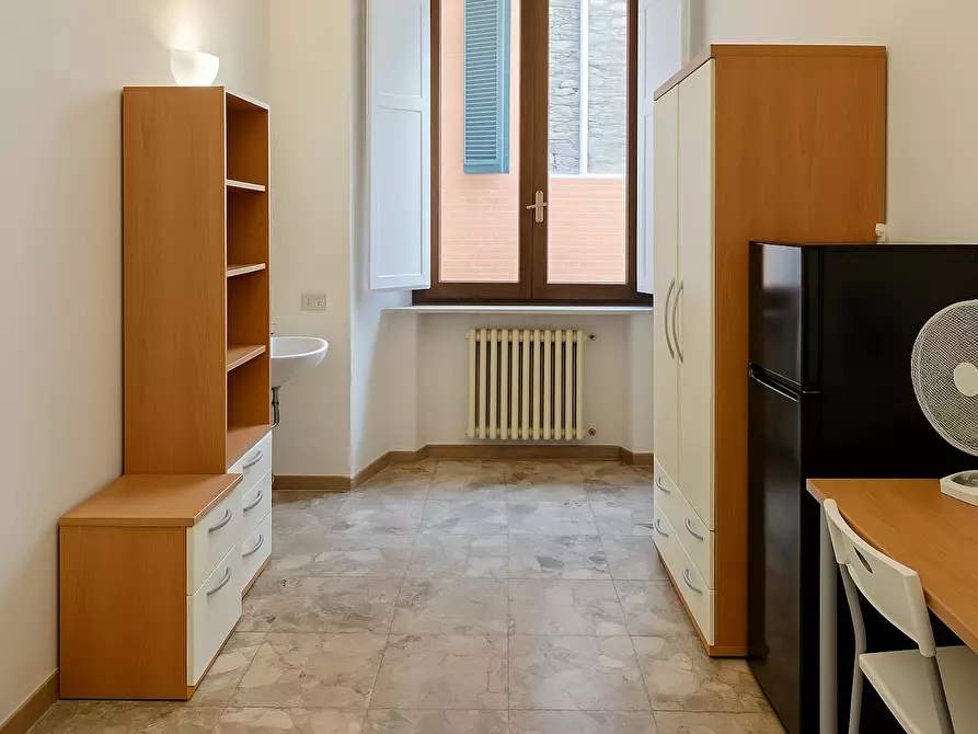 Immagine 3 di Camera in affitto  in Via del Porrione a Siena