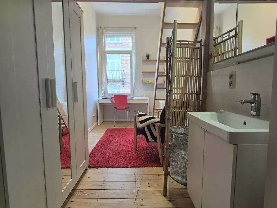 Immagine 1 di Camera in affitto  in Rue de Haerne a Etterbeek