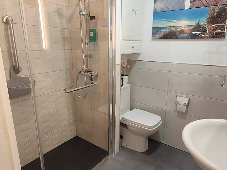 Immagine 5 di Appartamento in affitto  in Travesía de Andrés Mellado a Madrid