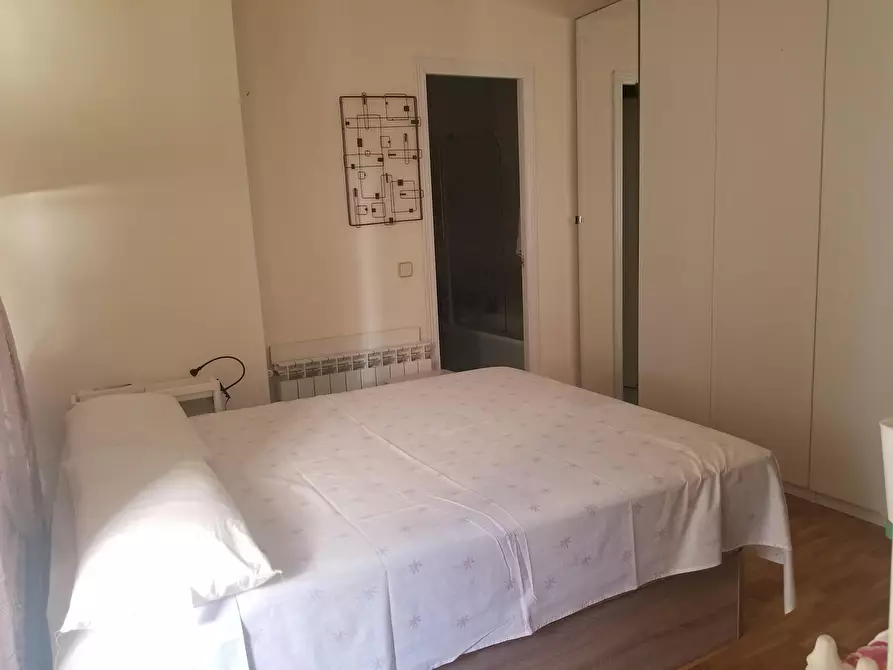 Immagine 1 di Appartamento in affitto  in Travesía de Andrés Mellado a Madrid