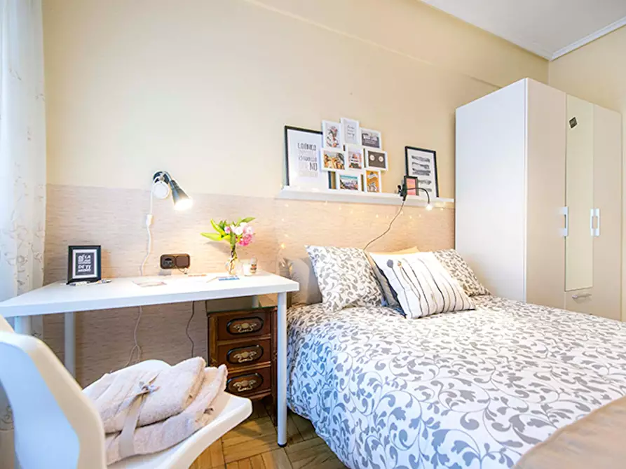 Immagine 2 di Camera in affitto  in Elexabarri Kalea a Bilbao