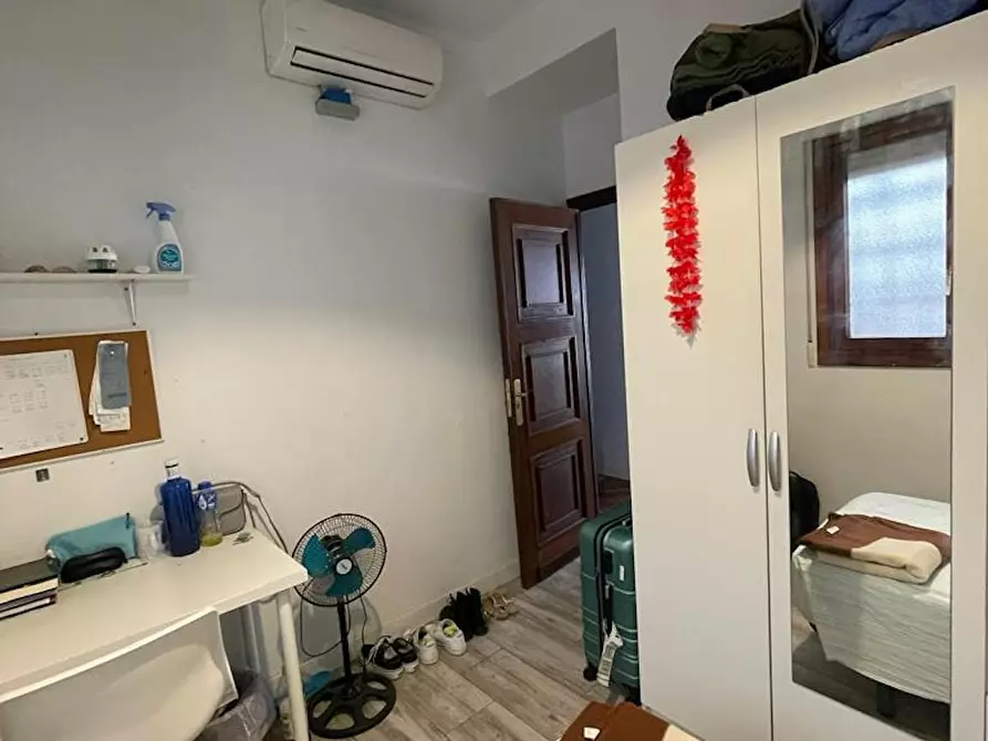 Immagine 2 di Camera in affitto  in Calle Virgen de Luján a Sevilla
