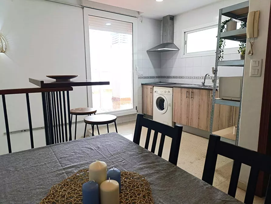 Immagine 1 di Appartamento in affitto  in Plaza San Martín a Sevilla