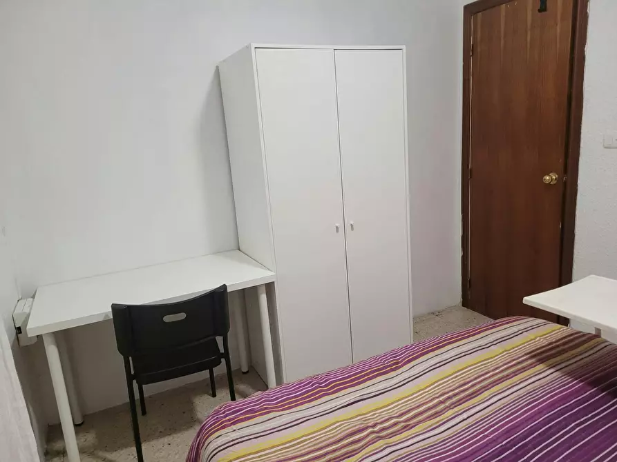 Immagine 2 di Camera in affitto  in Calle Fernando de Rojas a Sevilla