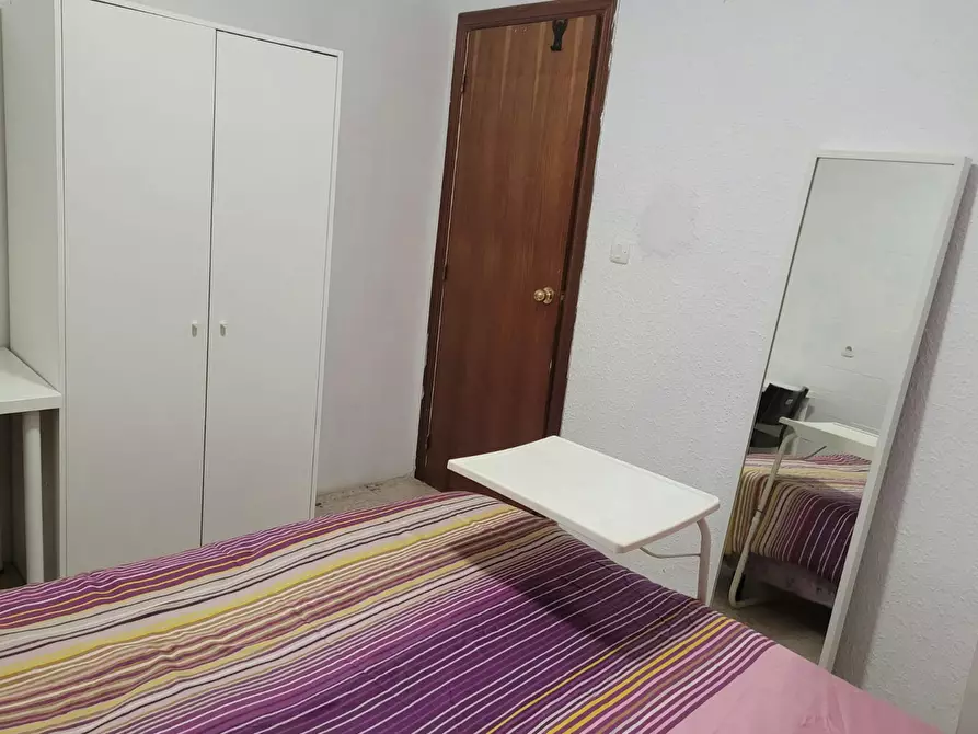 Immagine 3 di Camera in affitto  in Calle Fernando de Rojas a Sevilla