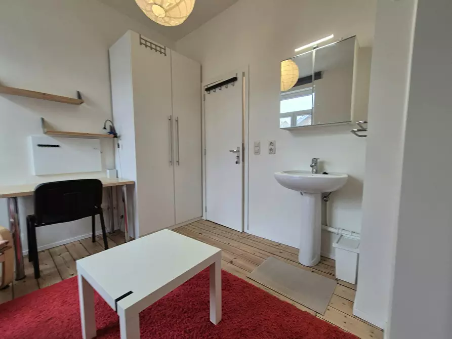 Immagine 2 di Camera in affitto  in Rue de Haerne a Etterbeek