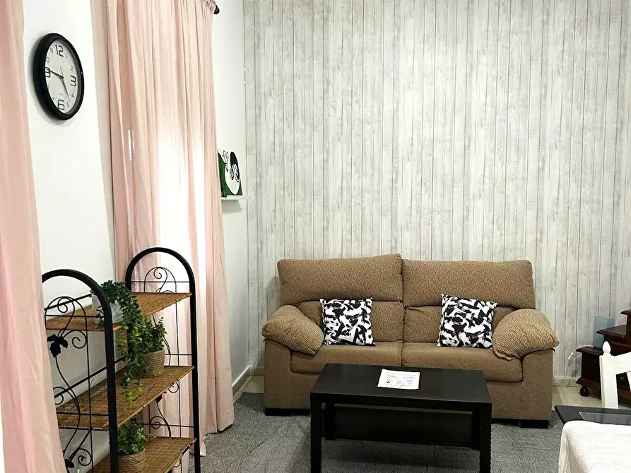 Immagine 1 di Appartamento in affitto  in Plaza San Martín a Sevilla