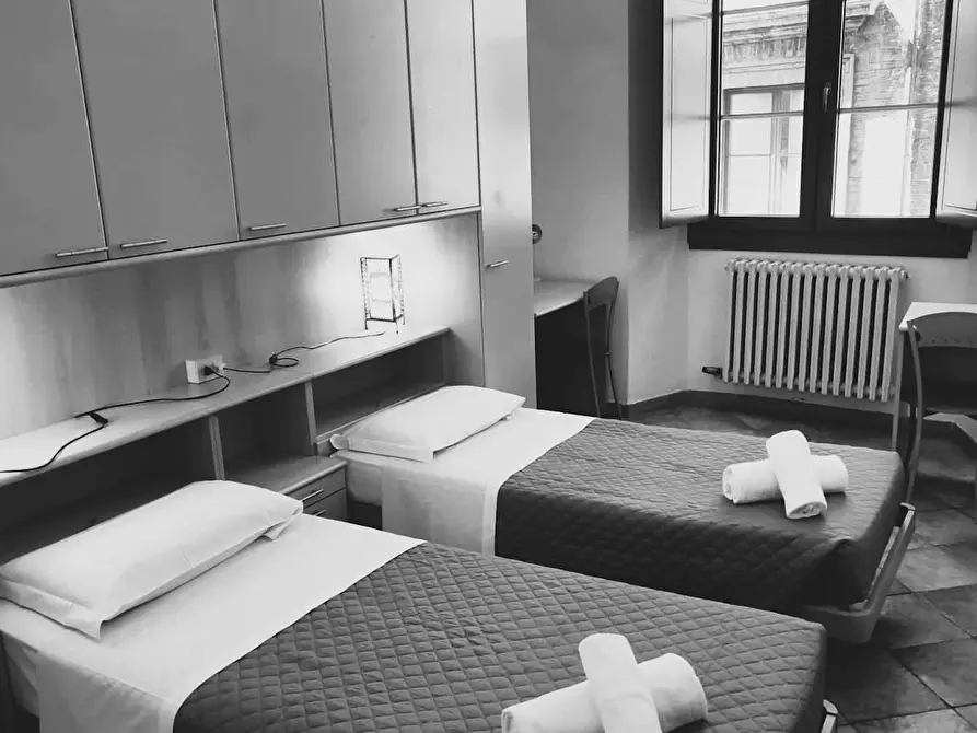 Immagine 3 di Camera condivisa in affitto  in Via del Porrione a Siena