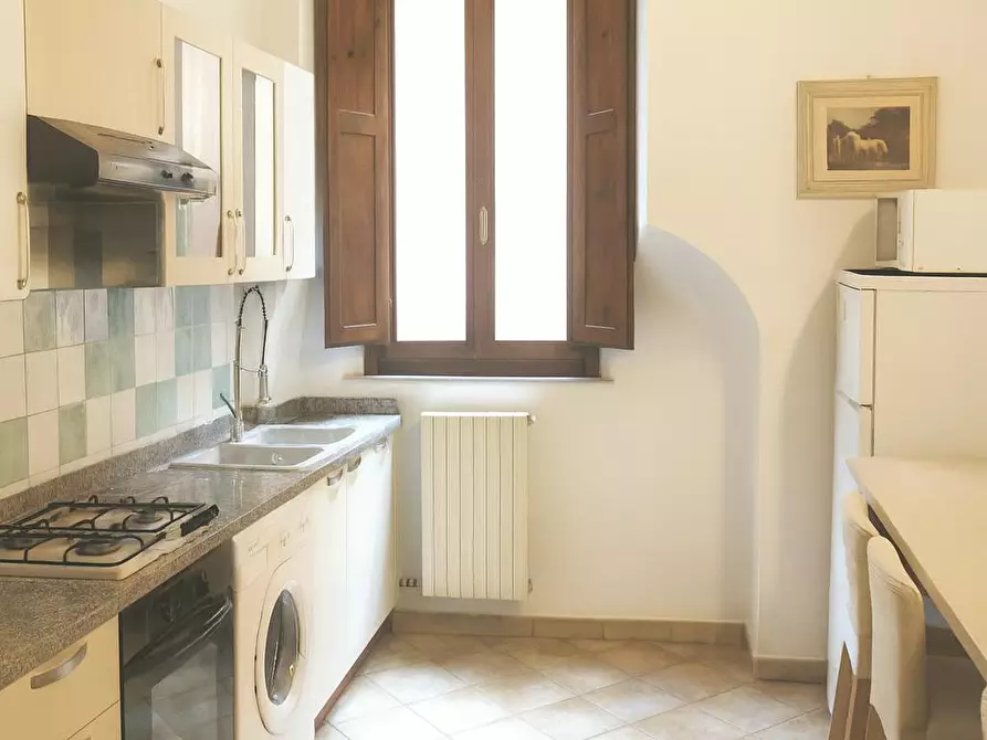 Immagine 10 di Camera condivisa in affitto  in Via del Porrione a Siena