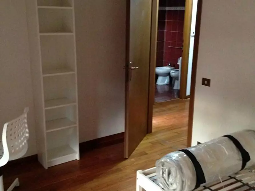 Immagine 1 di Camera in affitto  in Via Luigi Ploner a Roma