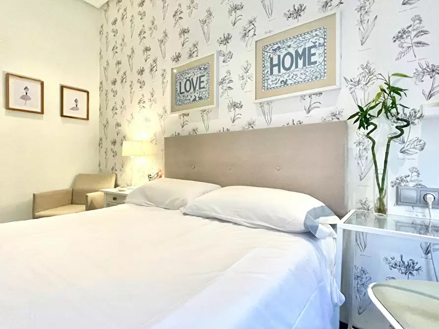 Immagine 7 di Camera in affitto  in Aita Lojendio Kalea a Bilbao