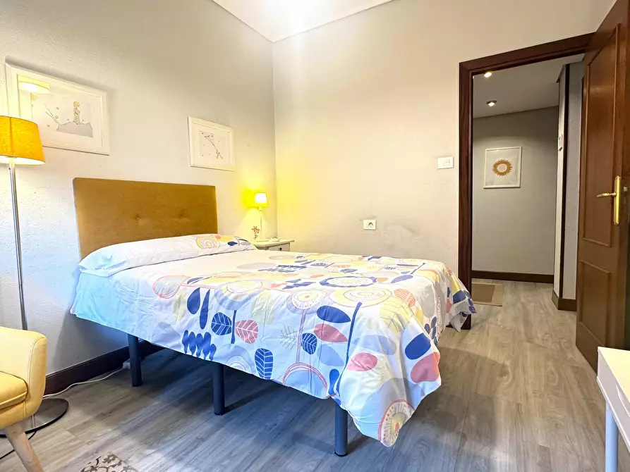 Immagine 6 di Camera in affitto  in Landin Felix Doctor Kalea a Bilbao