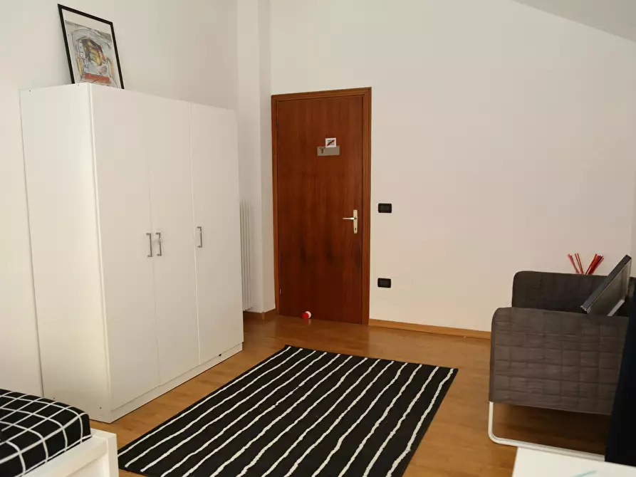 Immagine 2 di Camera in affitto  in Via delle Orfane a Trento