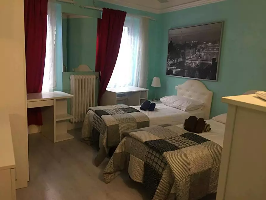 Immagine 8 di Camera condivisa in affitto  in Via Taddea a Firenze