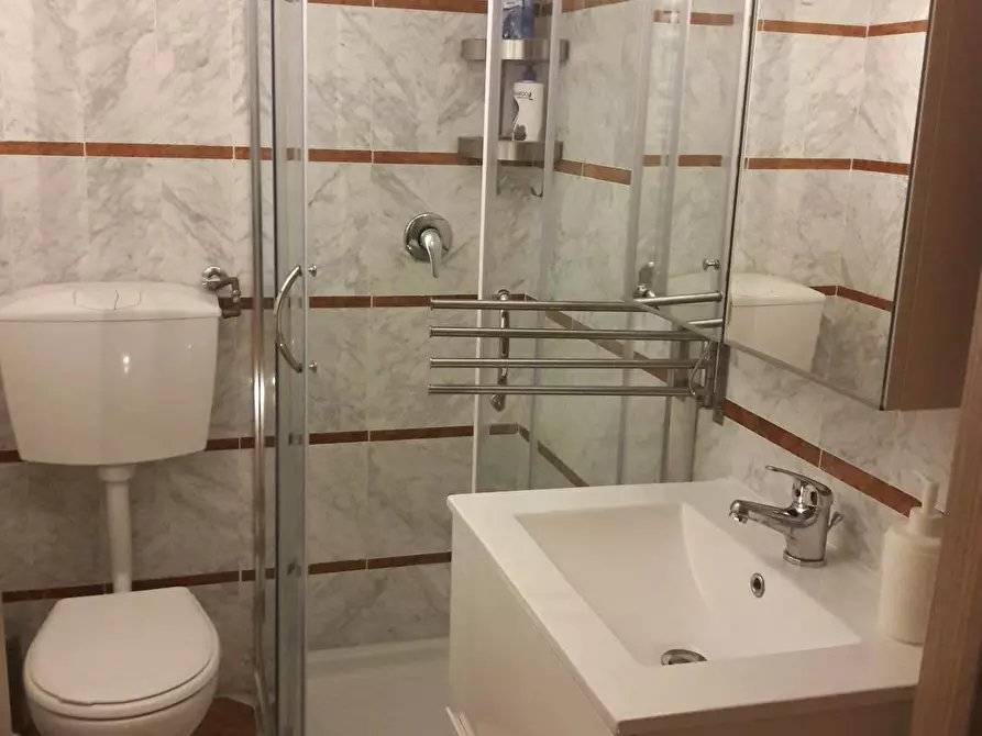 Immagine 9 di Camera condivisa in affitto  in Via Taddea a Firenze