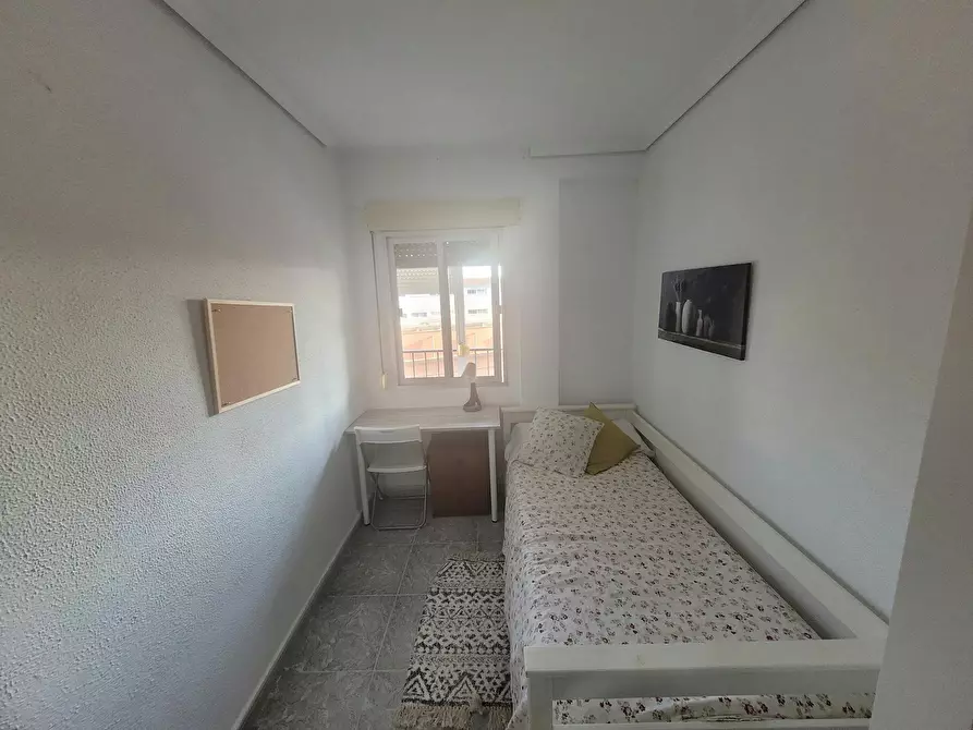 Immagine 10 di Camera in affitto  in Calle Coimbra a Sevilla