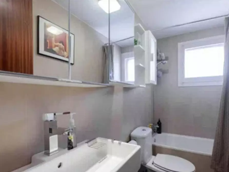 Immagine 2 di Camera in affitto  in Calle del Mesón de Paredes a Madrid