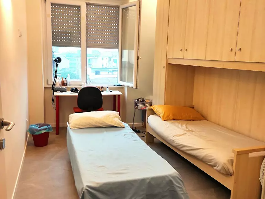 Immagine 3 di Camera in affitto  in Piazza Enrico Bottini a Milano