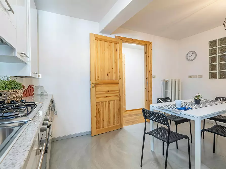 Immagine 10 di Camera in affitto  in Via Gemona a Udine