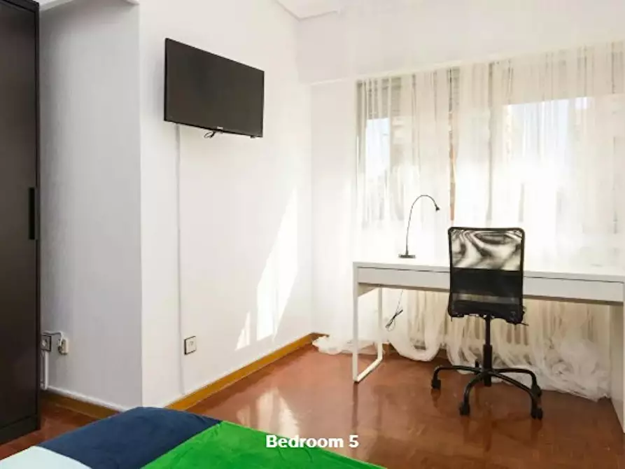 Immagine 2 di Camera in affitto  in Calle de Beatriz de Bobadilla a Madrid