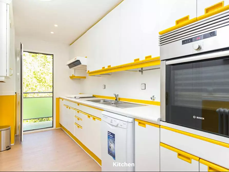 Immagine 8 di Camera in affitto  in Calle de Beatriz de Bobadilla a Madrid